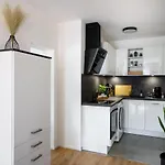 Staytona With Balcony, Parking & Wifi Near Wiesbaden * Taunusstein