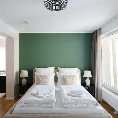 Staytona With Balcony, Parking & Wifi Near Wiesbaden * Taunusstein