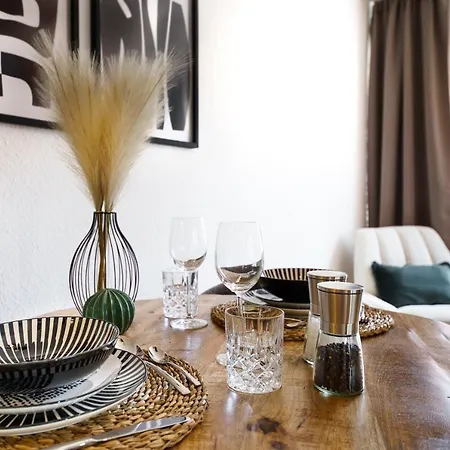 Staytona With Balcony, Parking & Wifi Near Wiesbaden *