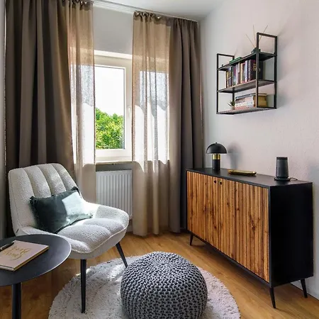 Staytona With Balcony, Parking & Wifi Near Wiesbaden Appartement Taunusstein