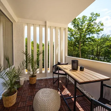 Staytona With Balcony, Parking & Wifi Near Wiesbaden Apartmán *