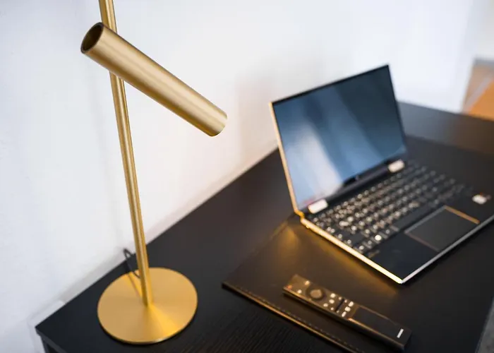 Staytona Apt With Balcony, Parking & Wifi Near Wiesbaden 타우누스타인